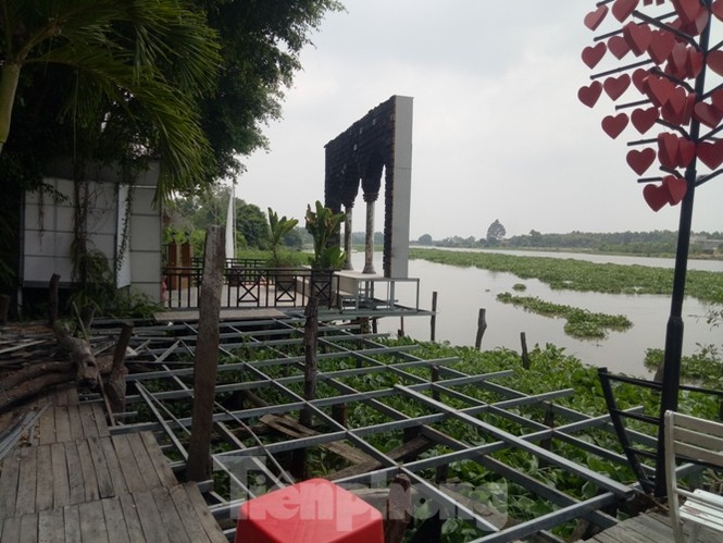 Phim trường, nhà hàng xây trái phép bên sông Thị Tính ở Bình Dương - ảnh 4