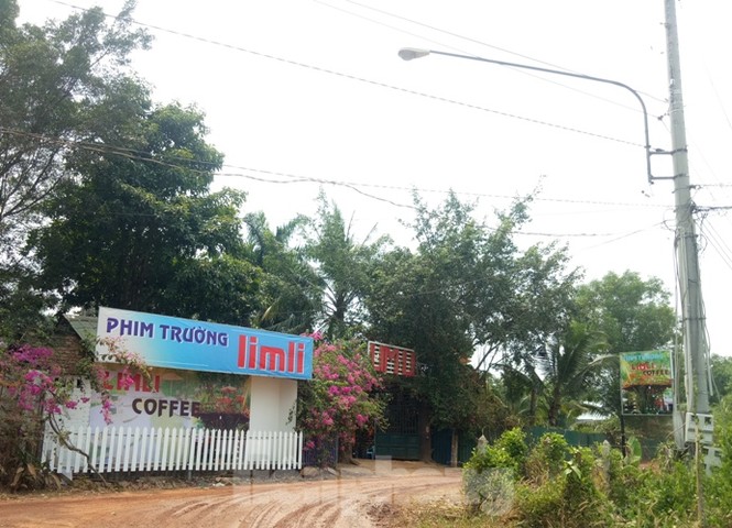 Phim trường, nhà hàng xây trái phép bên sông Thị Tính ở Bình Dương - ảnh 1