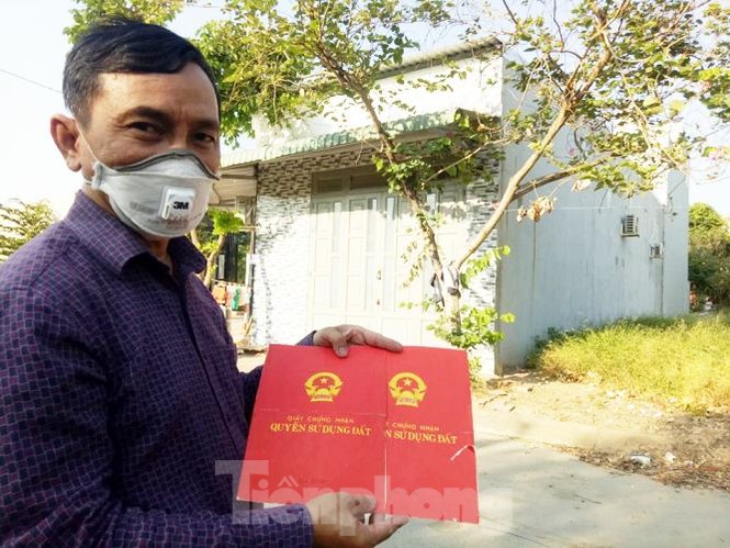 Nguyên Chủ tịch phường ‘giữ dùm’ tiền đền bù, 12 năm dân không biết - ảnh 1