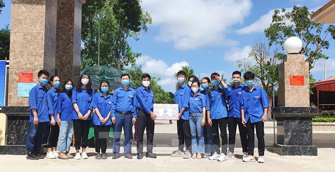 109 đội hình thanh niên tiếp sức cho thí sinh tại các điểm thi - ảnh 4