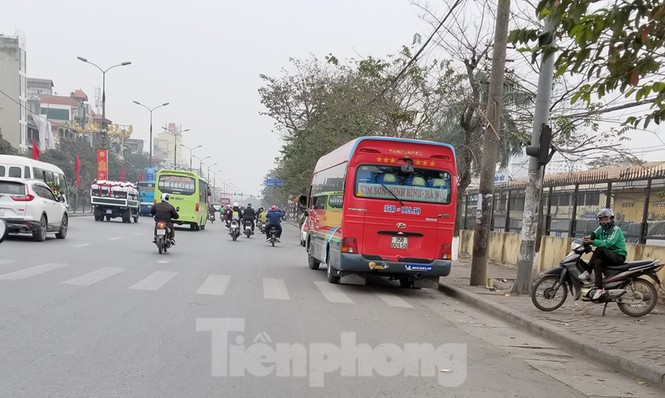 Vận tải vắng vẻ ngày đầu năm - ảnh 6