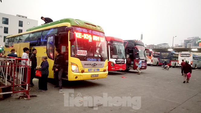 Vận tải vắng vẻ ngày đầu năm - ảnh 2