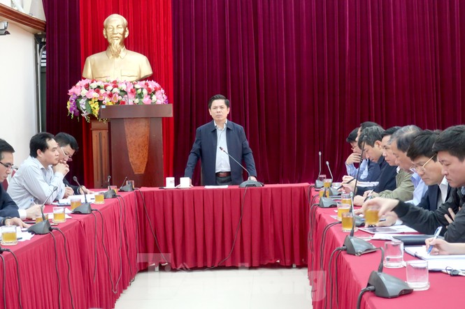 Dịch Covid-19 làm vận tải thiệt hại nặng nề, để xuất giảm thuế, phí - ảnh 1