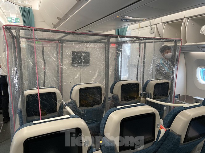 Cận cảnh bên trong chuyến bay đặc biệt đón lao dộng tại Guinea Xích đạo về nước - ảnh 4