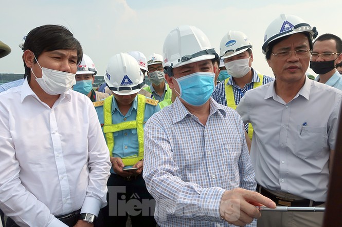 Bộ trưởng Nguyễn Văn Thể phê bình tư vấn thiết kế sửa sân bay Nội Bài - ảnh 1