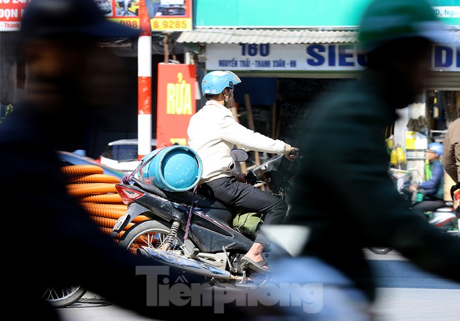 Những quả 'bom gas' di động rình rập người đi đường - ảnh 10
