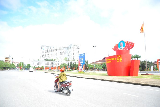 Thành phố Bắc Ninh rực rỡ cờ hoa trước giờ Đại hội Đảng bộ tỉnh - ảnh 4