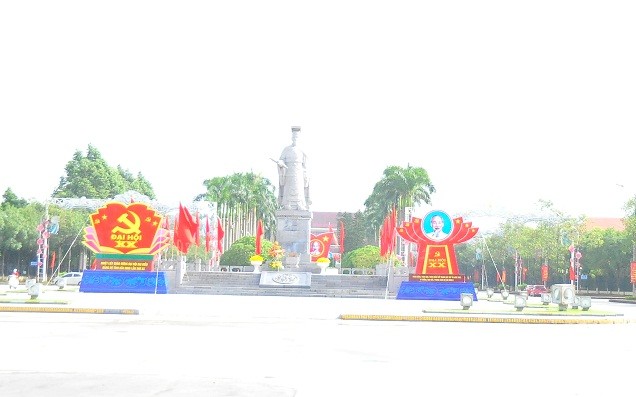 Thành phố Bắc Ninh rực rỡ cờ hoa trước giờ Đại hội Đảng bộ tỉnh - ảnh 1