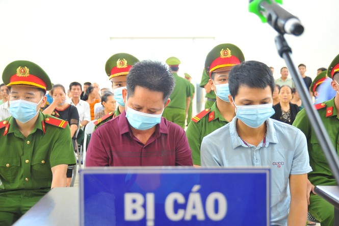 Phiên tòa xử chủ quán làm nhục khách ở Bắc Ninh chật kín người chứng kiến - ảnh 3