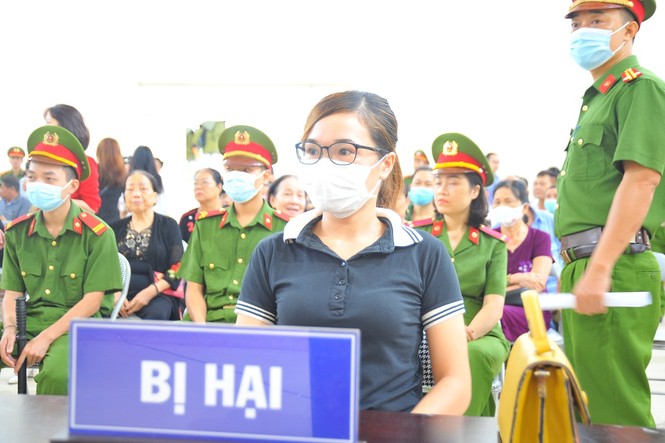 Phiên tòa xử chủ quán làm nhục khách ở Bắc Ninh chật kín người chứng kiến - ảnh 4