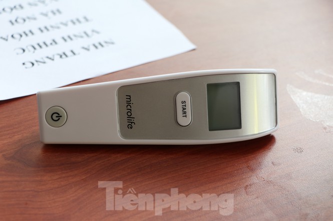 Kiểm soát thân nhiệt khách đi tàu hỏa đến ga Sài Gòn để phòng virus corona - ảnh 10