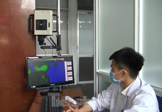 Kiểm soát thân nhiệt khách đi tàu hỏa đến ga Sài Gòn để phòng virus corona - ảnh 5