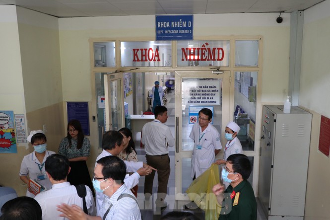 Bên trong khu cách ly điều trị người đàn ông nhiễm nCoV ở bệnh viện Nhiệt đới - ảnh 2
