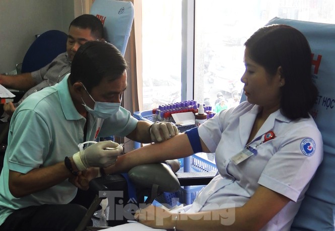 Bác sĩ bệnh viện Từ Dũ tham gia hiến máu mùa dịch Covid-19 - ảnh 8