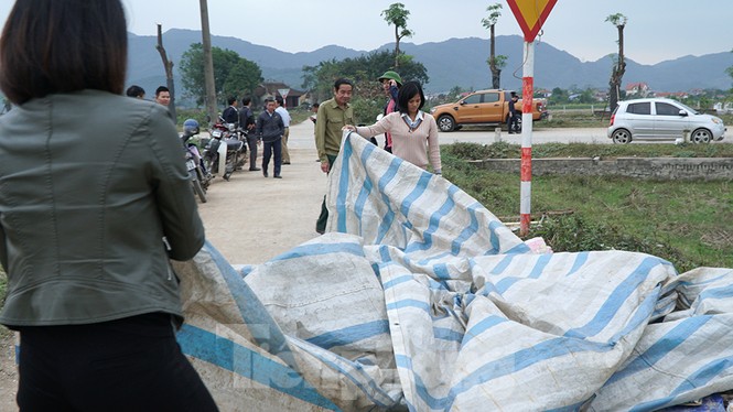 Hình ảnh người dân Nam Sơn tháo lều bạt sau đối thoại với chính quyền - ảnh 1