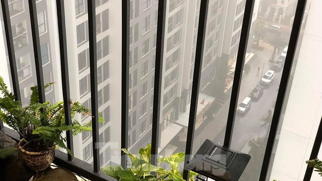Thời tiết nồm ẩm, trời mù, tầm nhìn hạn chế trong ngày đầu tuần - ảnh 12