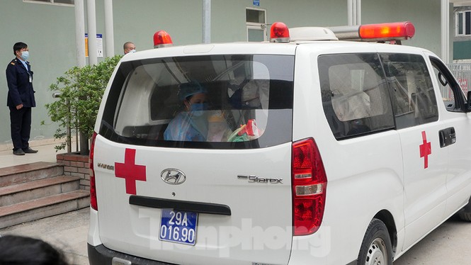 Khoảnh khắc bệnh nhi 3 tháng tuổi nhiễm Covid-19 xuất viện - ảnh 10