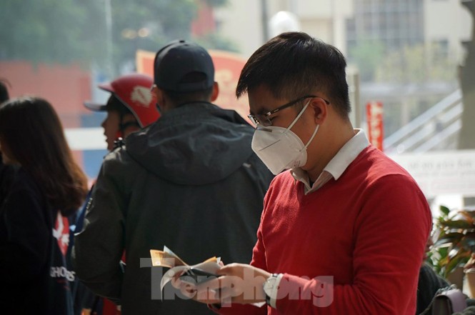 Đeo khẩu trang đi uống cà phê ở Hà Nội thời dịch virus corona - ảnh 5