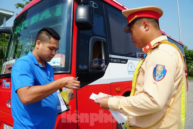 Cục trưởng CSGT: Không gây phiền hà, khó khăn khi cấp đổi biển vàng - ảnh 1