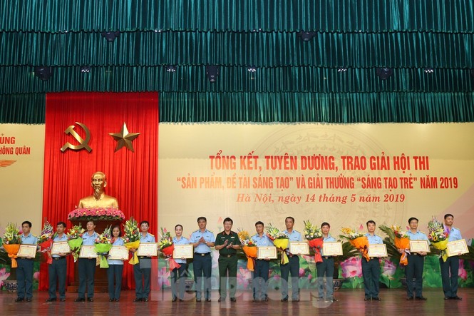 Vinh danh điển hình sáng tạo trẻ Quân chủng Phòng không - Không quân - ảnh 2