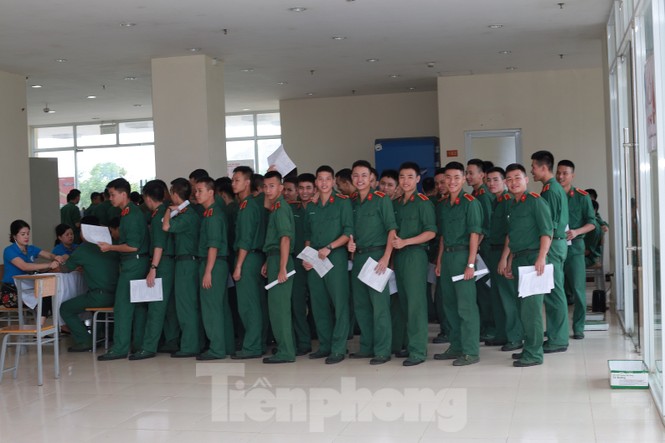 Tuổi trẻ Sĩ quan Chính trị hiến gần 500 đơn vị máu cứu người - ảnh 5