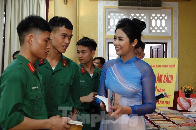 Hoa hậu Ngọc Hân: Học theo Bác là ‘yêu Tổ quốc, yêu đồng bào’ - ảnh 1