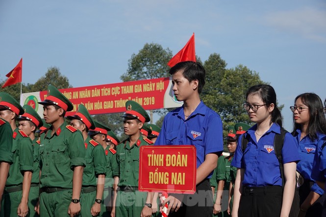 2.000 ĐVTN hưởng ứng Ngày hội văn hóa giao thông - ảnh 9