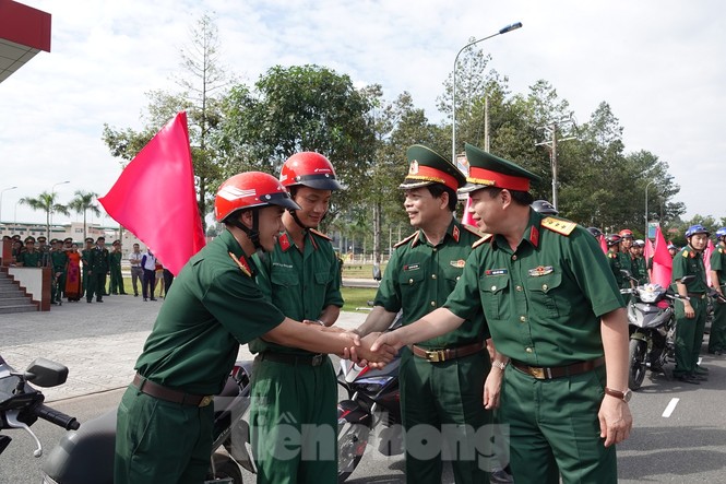2.000 ĐVTN hưởng ứng Ngày hội văn hóa giao thông - ảnh 3