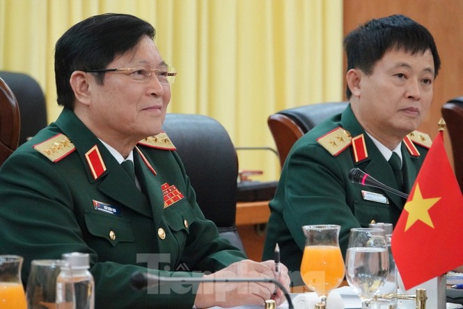 Bộ trưởng Quốc phòng Việt Nam - Mông Cổ ký thoả thuận hợp tác quốc phòng - ảnh 4