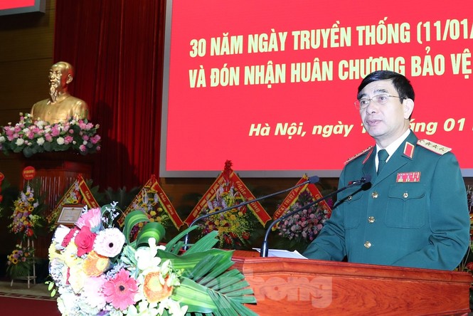 Tặng Huân chương Bảo vệ Tổ quốc cho Viện Chiến lược Quốc phòng - ảnh 2