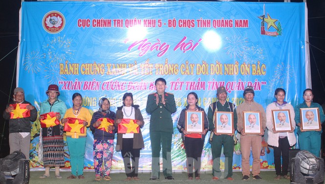 Rộn ràng ‘Xuân đoàn kết - Tết quân dân’ - ảnh 2