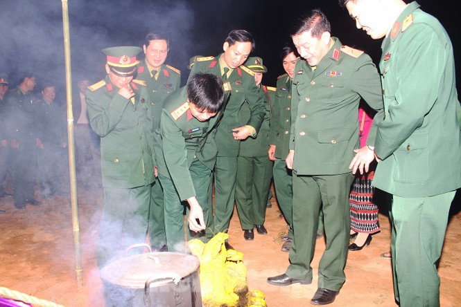 Rộn ràng ‘Xuân đoàn kết - Tết quân dân’ - ảnh 4