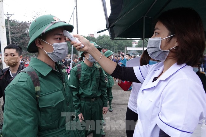 Ban Thanh niên Quân đội tiếp sức tuổi trẻ xứ Nghệ lên đường tòng quân - ảnh 2