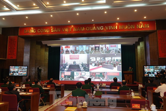 Thủ tướng Nguyễn Xuân Phúc kiểm tra công tác phòng chống dịch Covid-19 của Quân đội - ảnh 5
