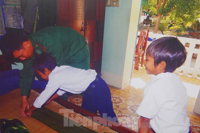 Đại tướng Lương Cường: Bộ đội Biên phòng kiên cường bám trụ trên tuyến đầu - ảnh 12