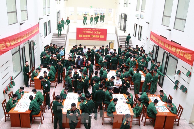 Trao chứng nhận cho 86 cán bộ Đoàn, cán bộ đảm nhiệm công tác thanh niên - ảnh 3