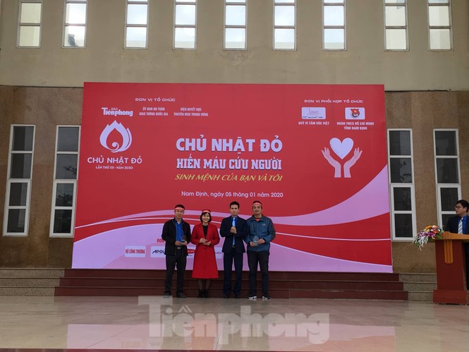 Hàng nghìn thanh niên, sinh viên Nam Định xung kích tham dự Ngày Chủ nhật đỏ - ảnh 7