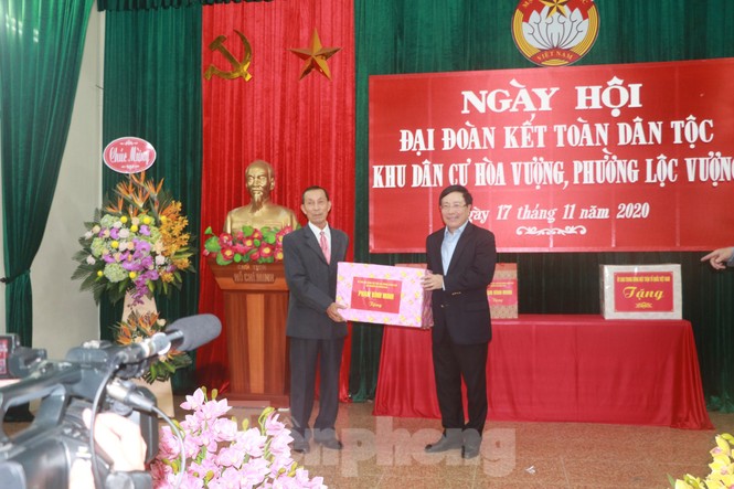 Phó Thủ tướng Phạm Bình Minh dự Ngày hội Đại đoàn kết toàn dân tại Nam Định - ảnh 4