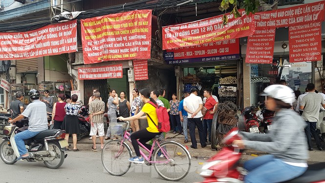 Vụ chết 2 năm vẫn xác nhận đất đai: Càng đình chỉ công trình càng xây cao - ảnh 4