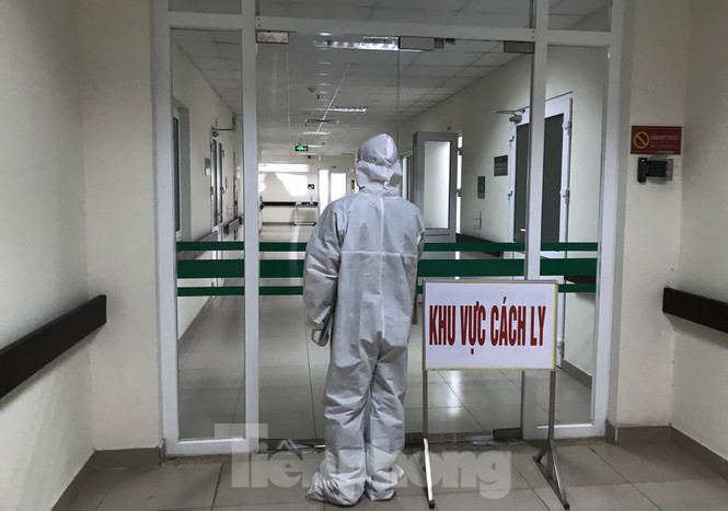 Vào ‘đại bản doanh’ xem bác sĩ và bệnh nhân hợp sức chống virus corona - ảnh 7
