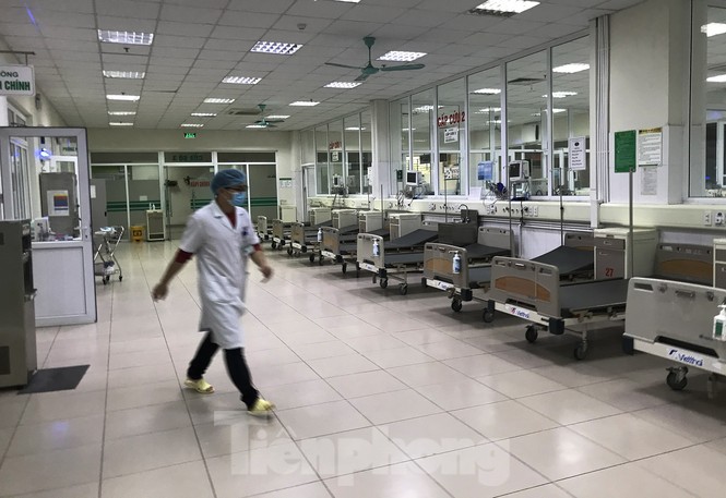 Vào ‘đại bản doanh’ xem bác sĩ và bệnh nhân hợp sức chống virus corona - ảnh 9