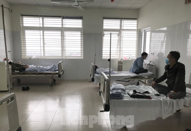 Vào ‘đại bản doanh’ xem bác sĩ và bệnh nhân hợp sức chống virus corona - ảnh 4