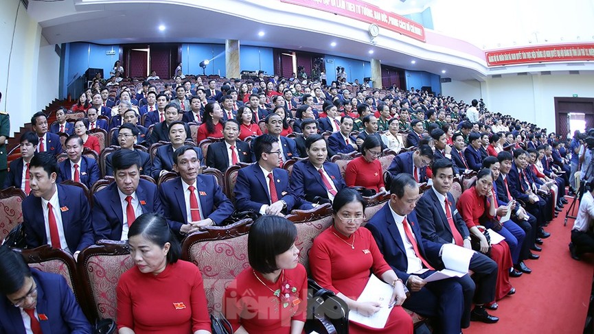 Ban chấp hành Đảng bộ tỉnh Hà Nam khoá XX chính thức ra mắt - ảnh 2