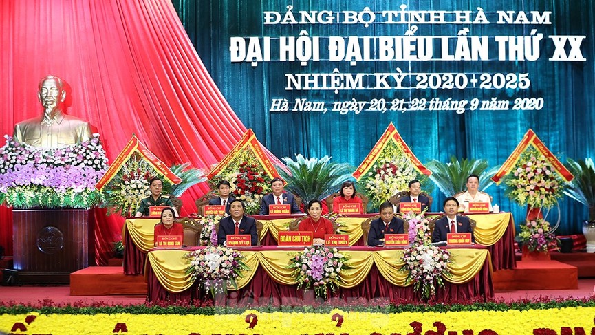 Ban chấp hành Đảng bộ tỉnh Hà Nam khoá XX chính thức ra mắt - ảnh 6
