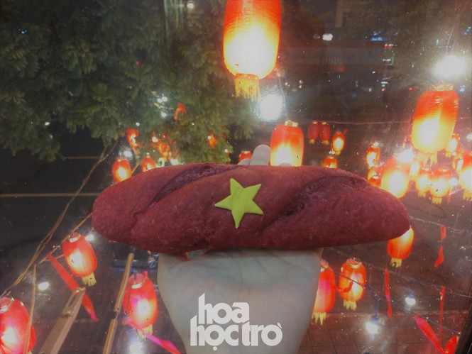 Hà Nội: “Bánh mì yêu nước” chưa hết chiều đã hết bánh có gì “hot”? - ảnh 4