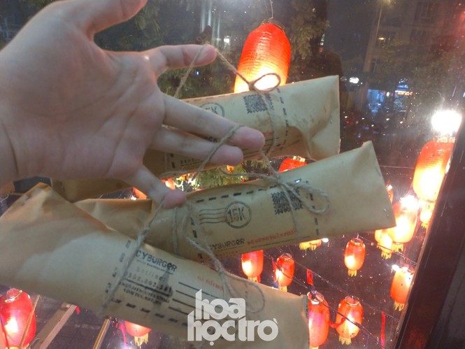 Hà Nội: “Bánh mì yêu nước” chưa hết chiều đã hết bánh có gì “hot”? - ảnh 10
