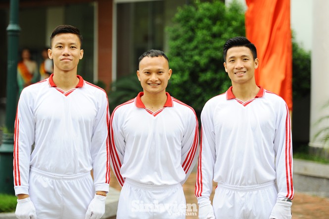 Trọng Hoàng, Bùi Tiến Dũng, Quế Ngọc Hải trở thành tân sinh viên - ảnh 1