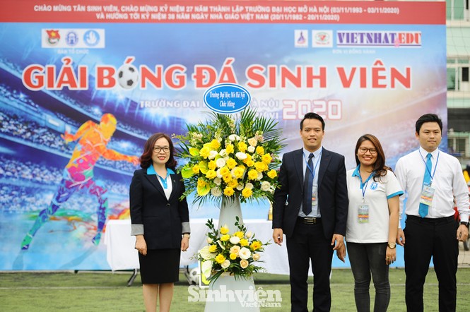 Ngắm nam thanh, nữ tú ĐH Mở Hà Nội tranh tài tại giải bóng đá sinh viên - ảnh 6
