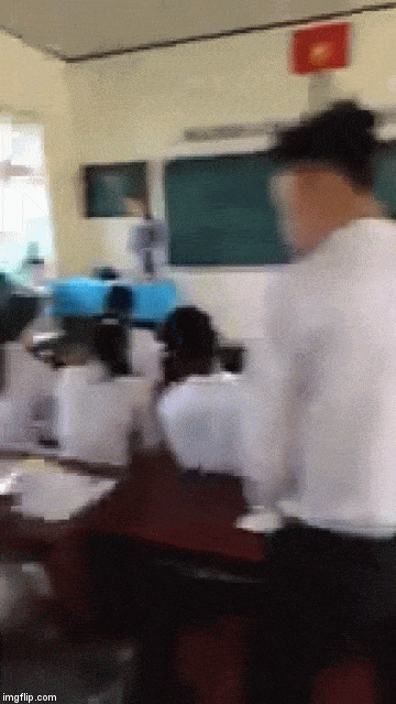Nam sinh mắc võng ngủ trong lớp và cái kết khiến cả lớp cười bò ảnh 3