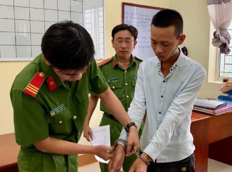 Bắt giam 9 người trộm cắp hàng tấn tôm
